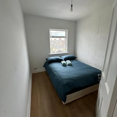 Nice Double At 2 Iveragh Rd-8