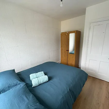 Nice Double At 2 Iveragh Rd-8 * Dublín